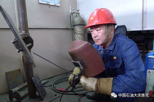焊花中的匠心——记检维修三车间电焊工韩文杰